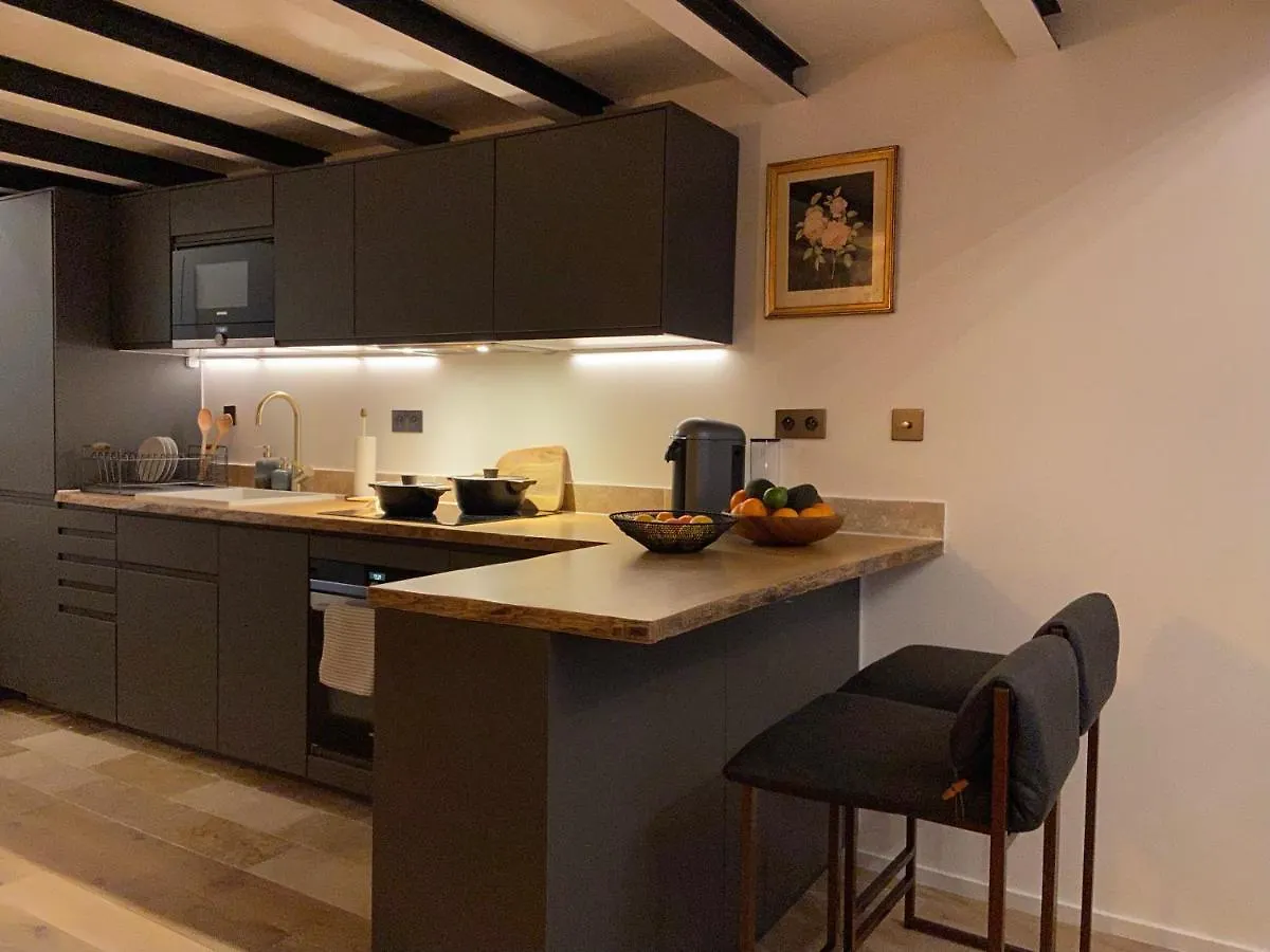 Dlm Paris Apartment