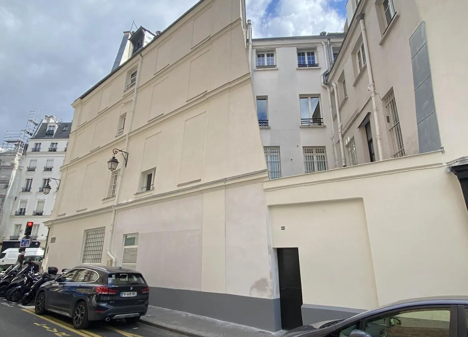 Dlm Paris contacts